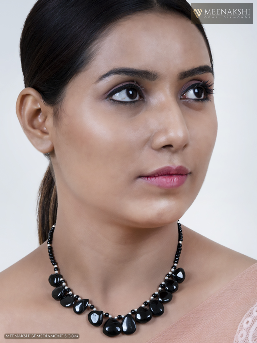 Jagvi Black Beaded Necklace Set – IndiAura Mode